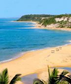 Praias desertas no Brasil pós-Carnaval