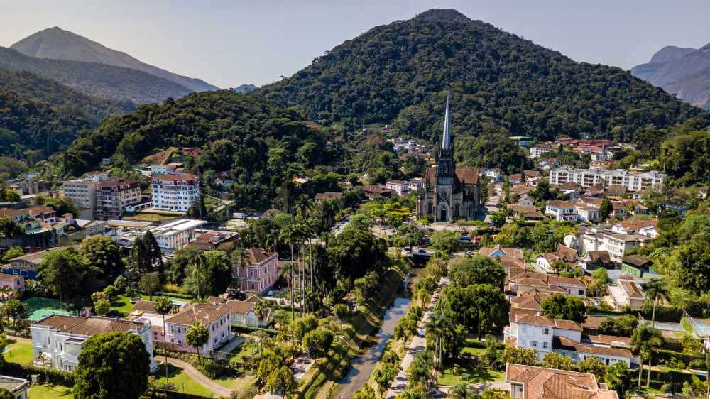 Vista de Petrópolis, região serrana do Rio de Janeiro.