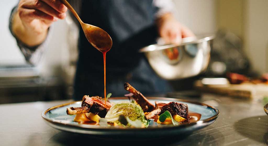 Sabores que valem a viagem: descubra os restaurantes brasileiros que possuem estrelas Michelin