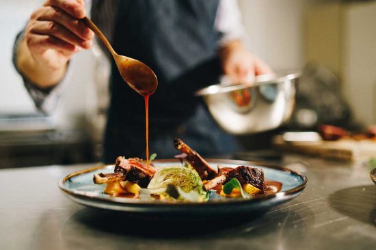 Sabores que valem a viagem: descubra os restaurantes brasileiros que possuem estrelas Michelin Sabores que valem a viagem: descubra os restaurantes brasileiros que possuem estrelas Michelin
